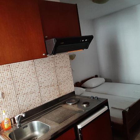 Hotel Kosmas Sarti Luaran gambar