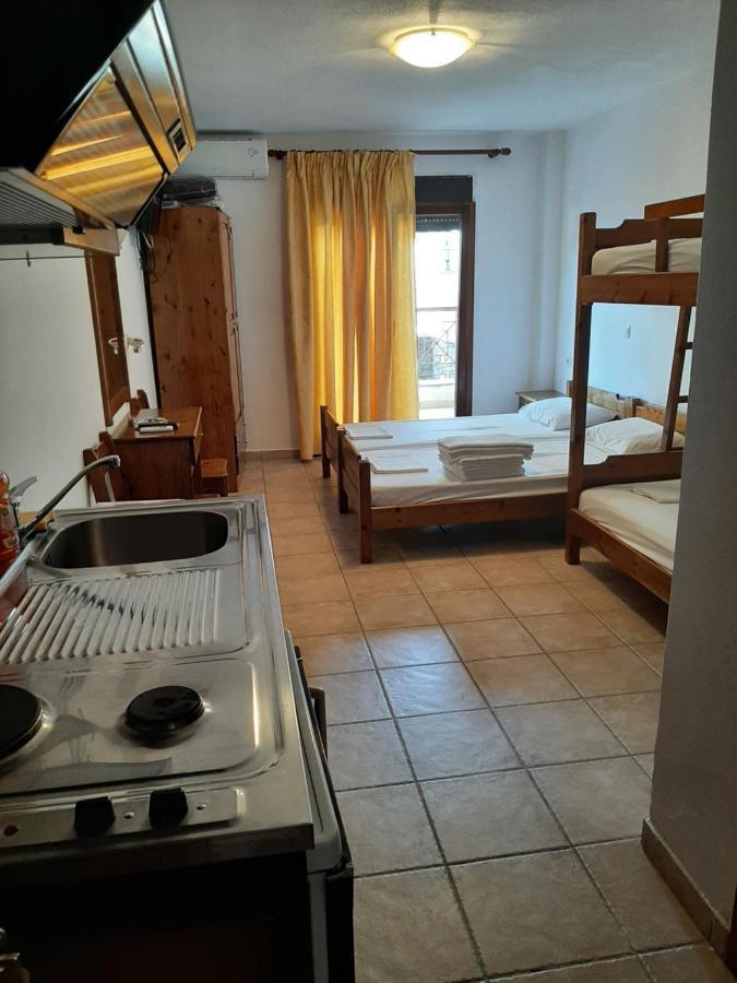 Hotel Kosmas Sarti Luaran gambar