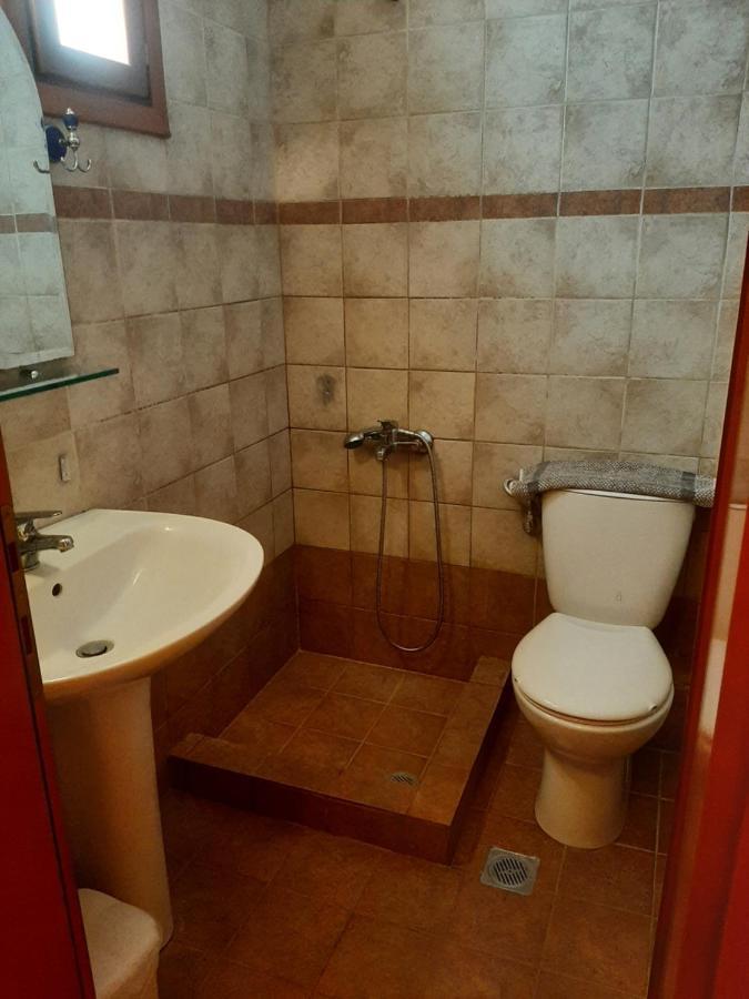 Hotel Kosmas Sarti Luaran gambar