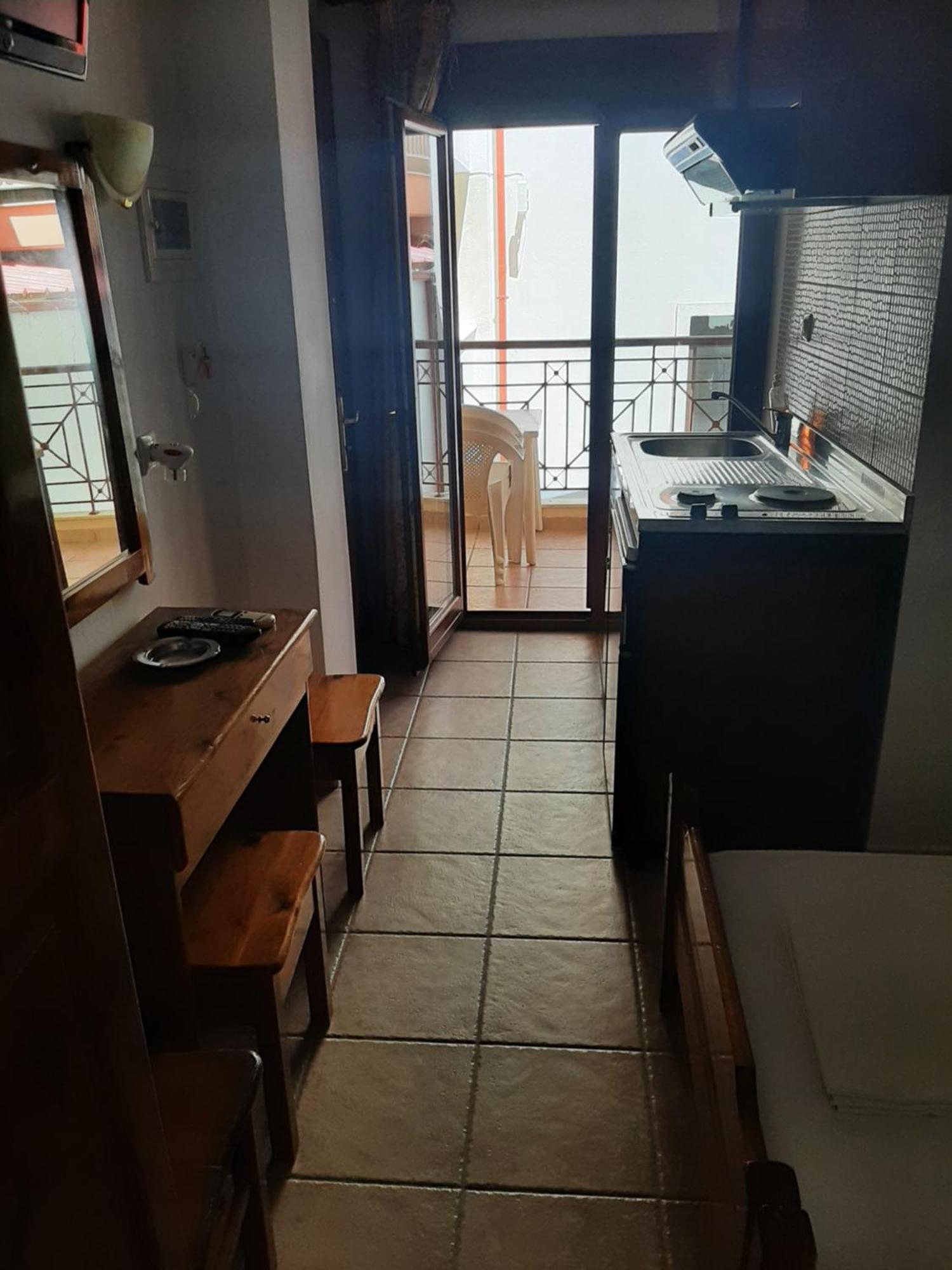 Hotel Kosmas Sarti Bilik gambar