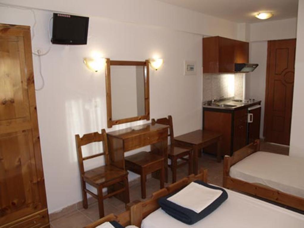Hotel Kosmas Sarti Bilik gambar
