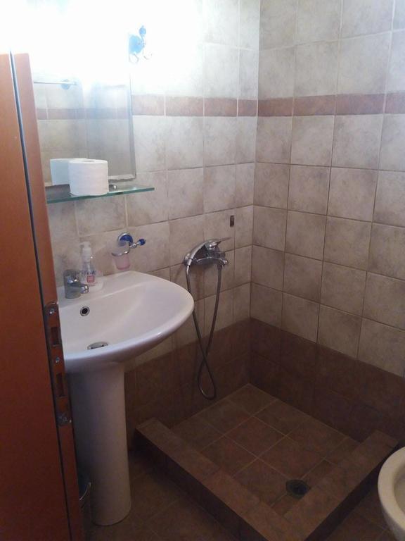Hotel Kosmas Sarti Luaran gambar