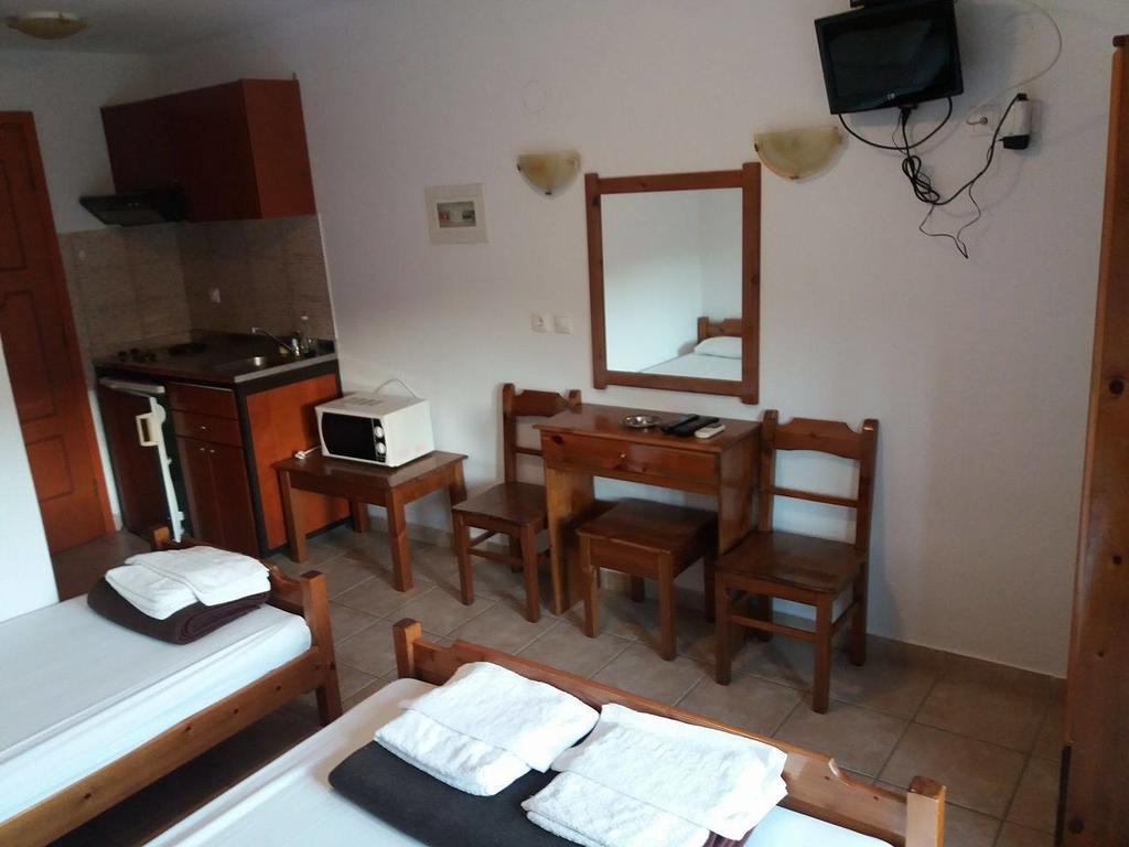 Hotel Kosmas Sarti Luaran gambar