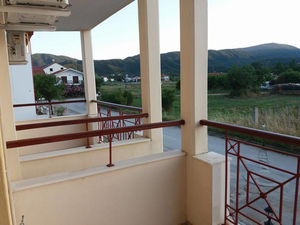 Hotel Kosmas Sarti Luaran gambar