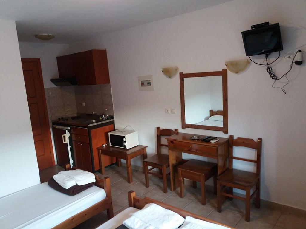 Hotel Kosmas Sarti Luaran gambar
