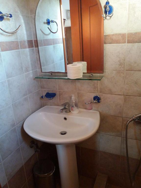 Hotel Kosmas Sarti Luaran gambar