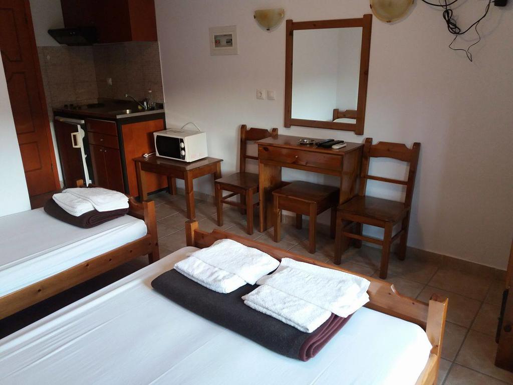 Hotel Kosmas Sarti Luaran gambar