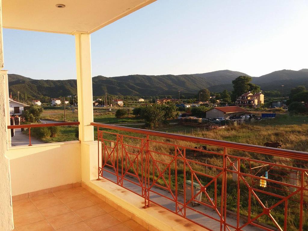 Hotel Kosmas Sarti Luaran gambar