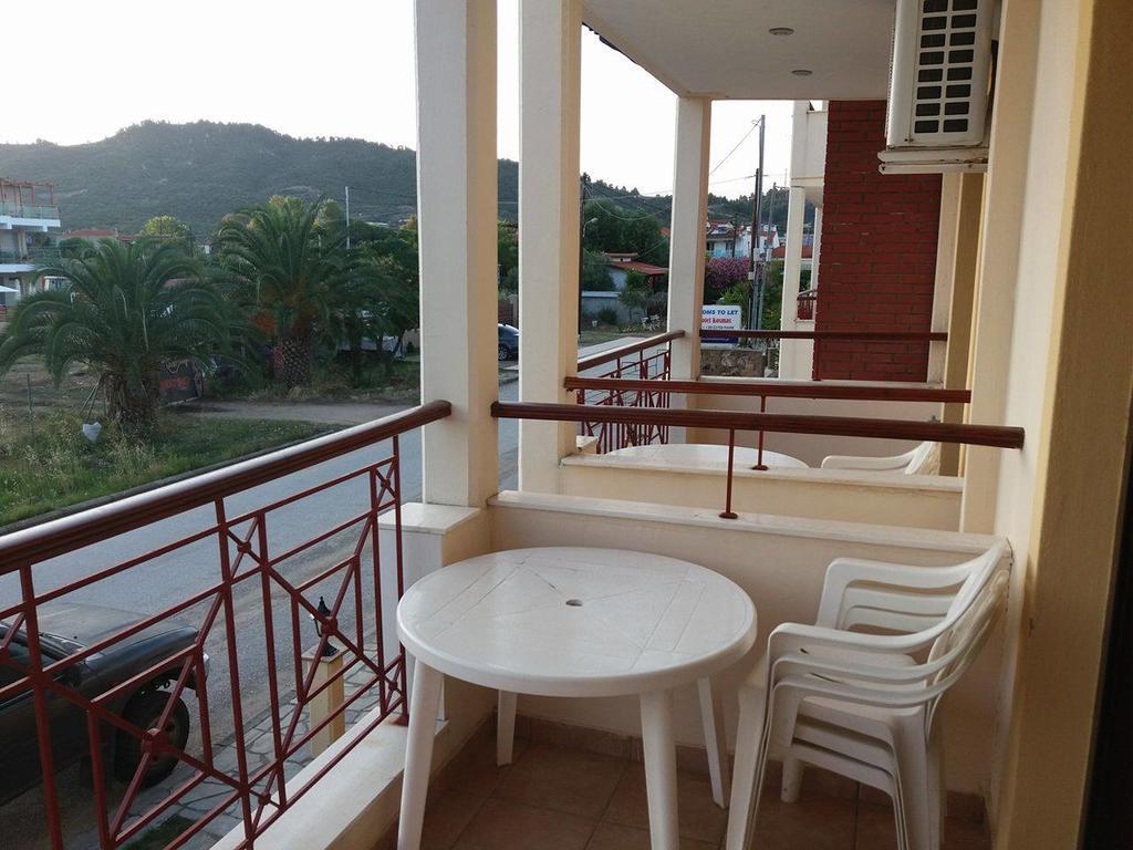 Hotel Kosmas Sarti Luaran gambar