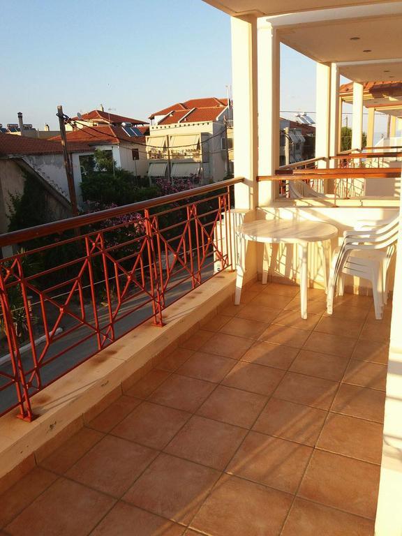 Hotel Kosmas Sarti Luaran gambar
